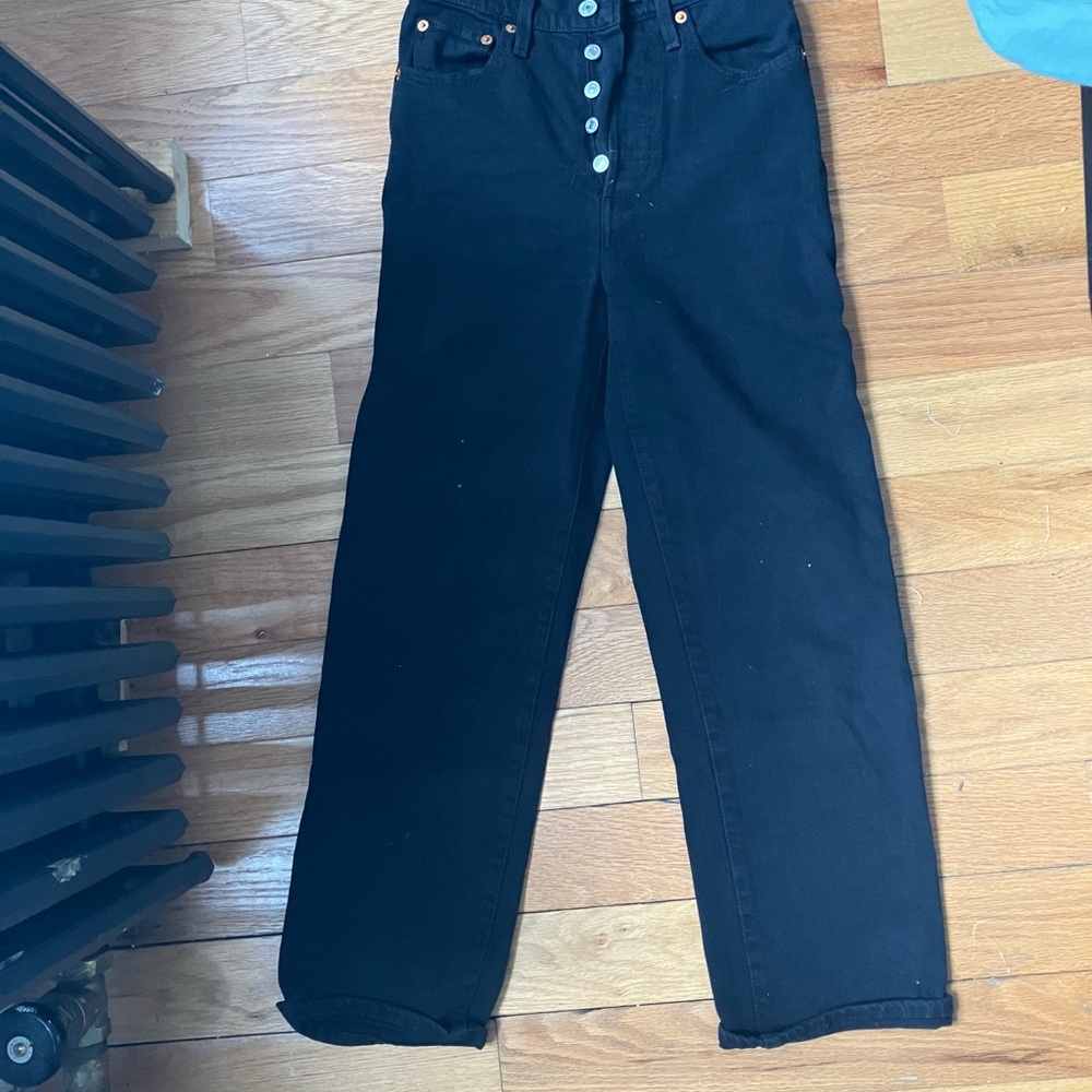 Levi's Black High-Waisted Jeans